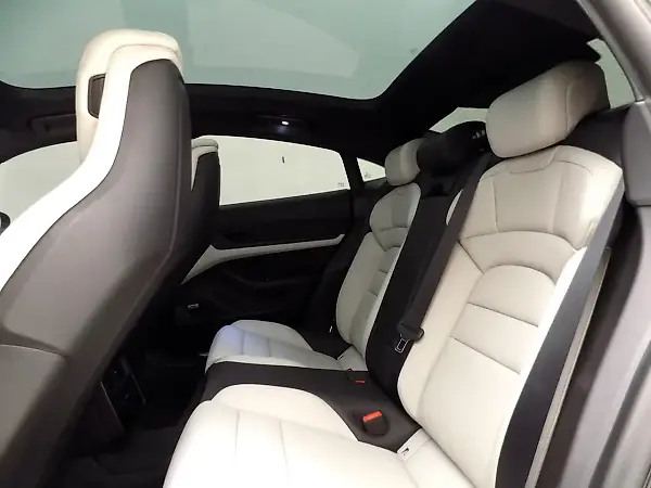 Porsche Taycan - Imagem 10