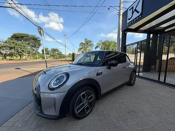 Mini Cooper SE - Imagem 1