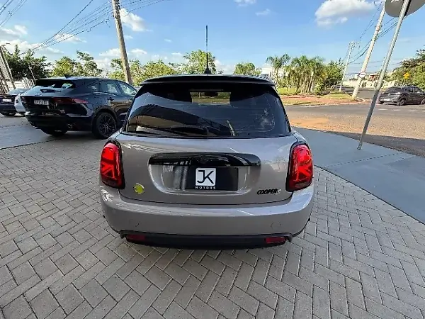 Mini Cooper SE - Imagem 4