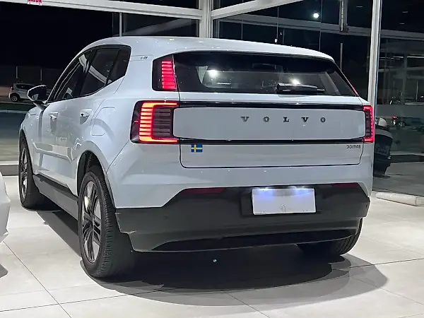 Volvo EX30 - Imagem 2