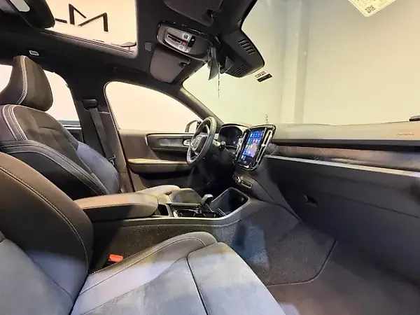 Volvo XC40 Recharge - Imagem 14