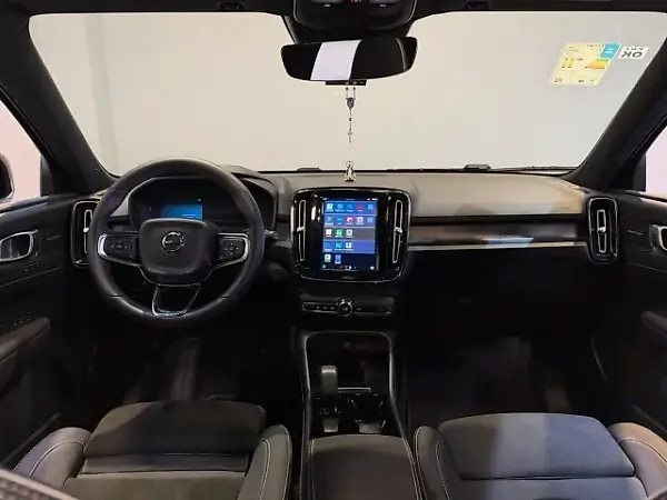 Volvo XC40 Recharge - Imagem 18