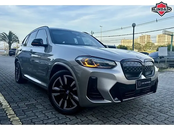 BMW IX3 - Imagem 1