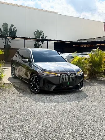 BMW Ix - Imagem 1
