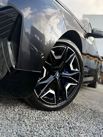 BMW Ix - Imagem 3