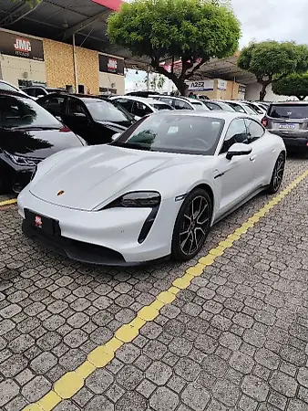 Porsche Taycan - Imagem 1
