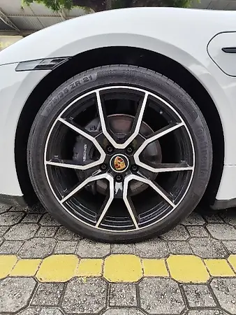 Porsche Taycan - Imagem 4