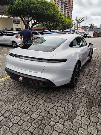 Porsche Taycan - Imagem 6