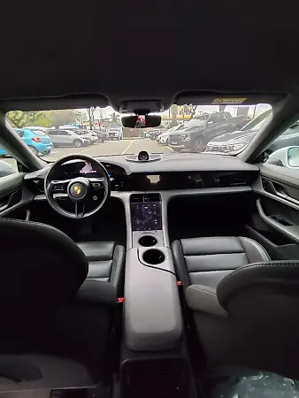 Porsche Taycan - Imagem 8