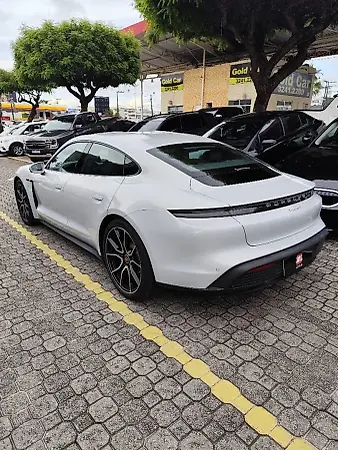 Porsche Taycan - Imagem 7