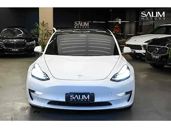 Tesla Model 3 - Imagem 2
