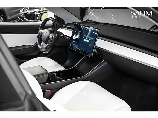 Tesla Model 3 - Imagem 14