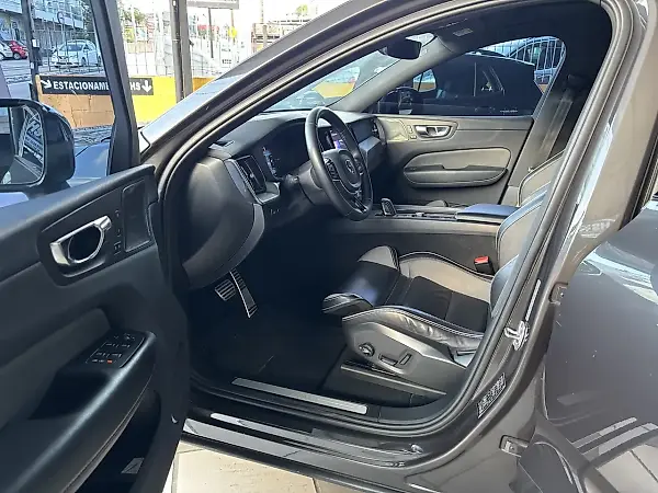 Volvo Xc60 - Imagem 9