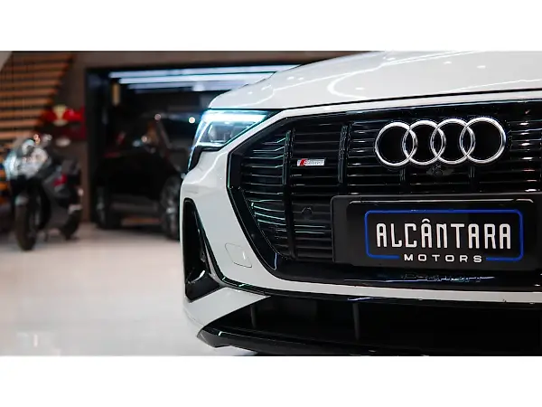 Audi E-tron S Sportback - Imagem 10