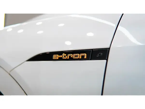 Audi E-tron S Sportback - Imagem 12