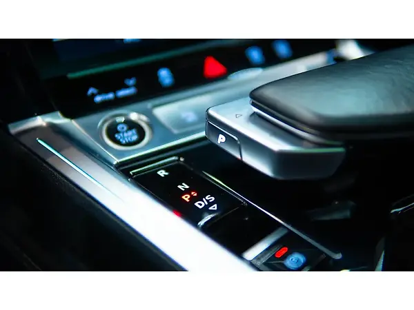 Audi E-tron S Sportback - Imagem 18