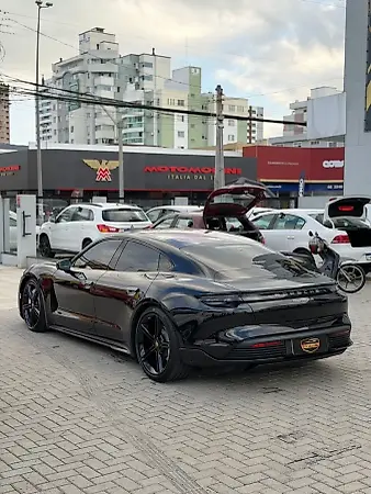 Porsche Taycan - Imagem 10