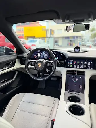 Porsche Taycan - Imagem 12