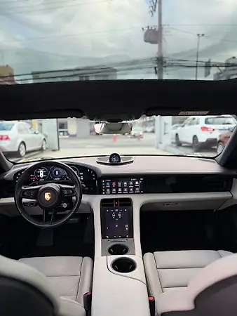 Porsche Taycan - Imagem 11