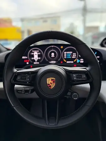 Porsche Taycan - Imagem 18