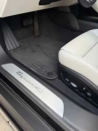 Porsche Taycan - Imagem 17