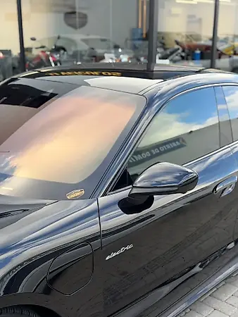 Porsche Taycan - Imagem 2