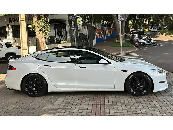 Tesla Model S - Imagem 4
