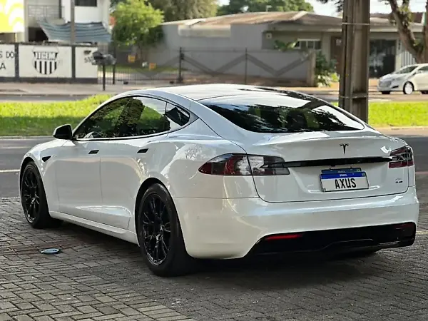 Tesla Model S - Imagem 7