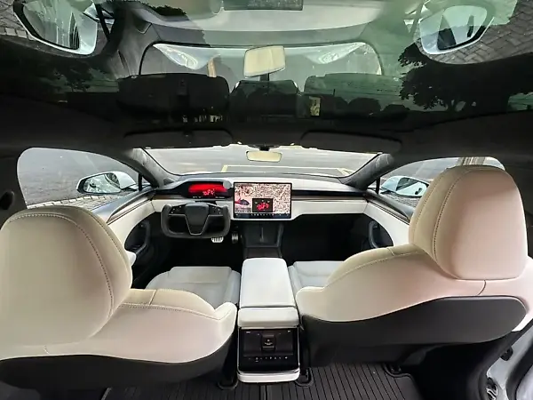 Tesla Model S - Imagem 11