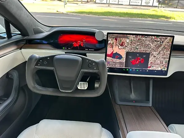 Tesla Model S - Imagem 13