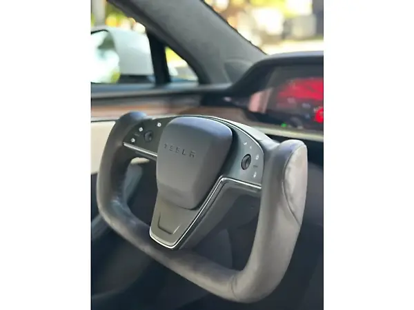 Tesla Model S - Imagem 14