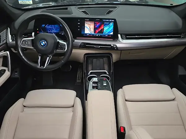 BMW IX1 - Imagem 11