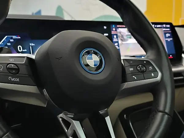 BMW IX1 - Imagem 15