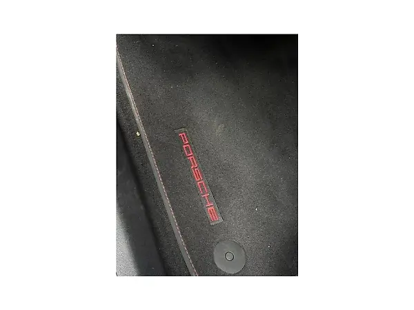 Porsche Taycan - Imagem 5