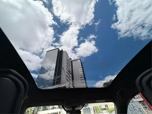 Porsche Taycan - Imagem 11