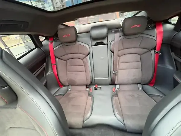 Porsche Taycan - Imagem 15