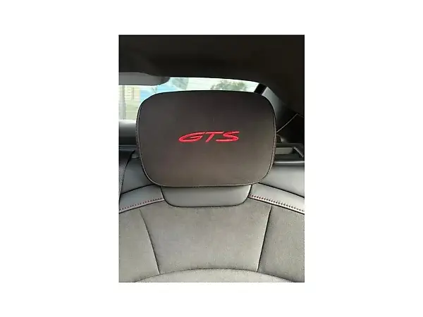 Porsche Taycan - Imagem 13