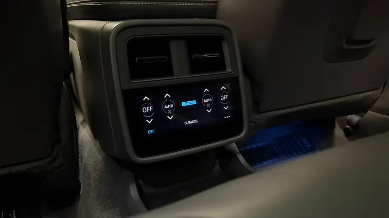 Porsche Taycan - Imagem 11