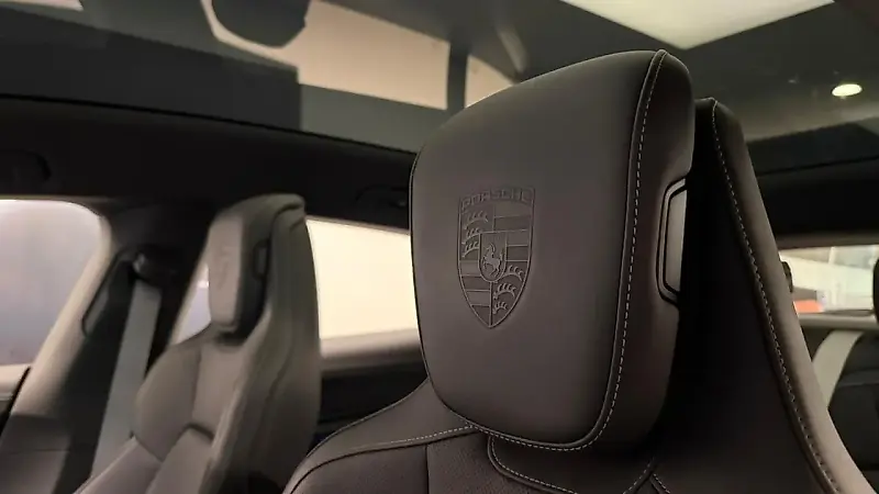 Porsche Taycan - Imagem 13