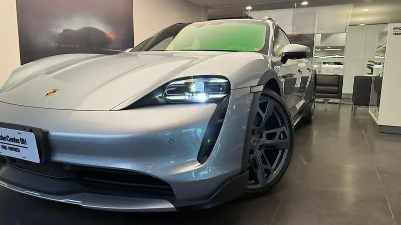 Porsche Taycan - Imagem 18