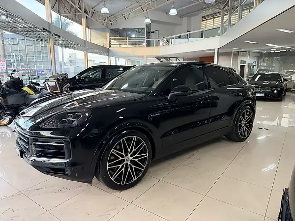 Porsche Cayenne E-hybrid - Imagem 2