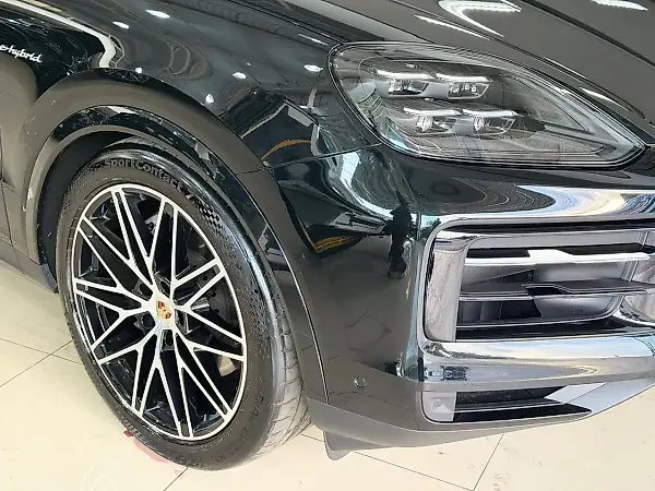 Porsche Cayenne E-hybrid - Imagem 4