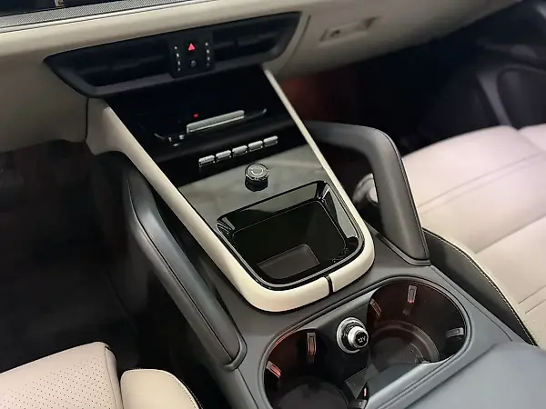 Porsche Cayenne E-hybrid - Imagem 9