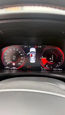 Volvo S60 Recharge Plug-in Hybrid - Imagem 13