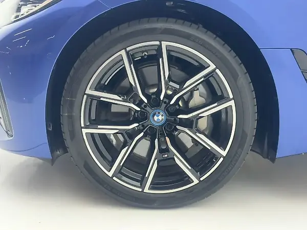 BMW I4 Edrive35 - Imagem 17
