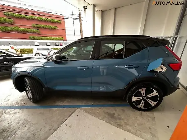Volvo XC40 Recharge - Imagem 2