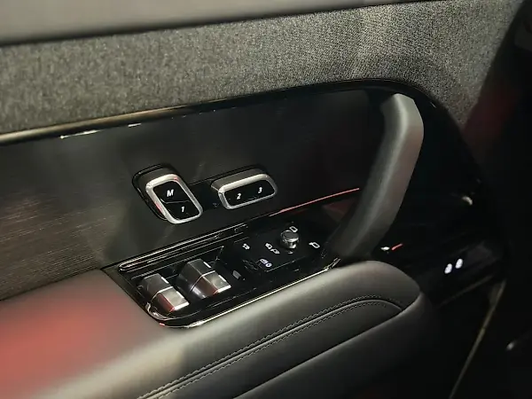 Land Rover Range Rover Sport Plug-in Hybrid - Imagem 12