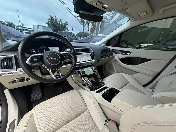 Jaguar I-pace - Imagem 8