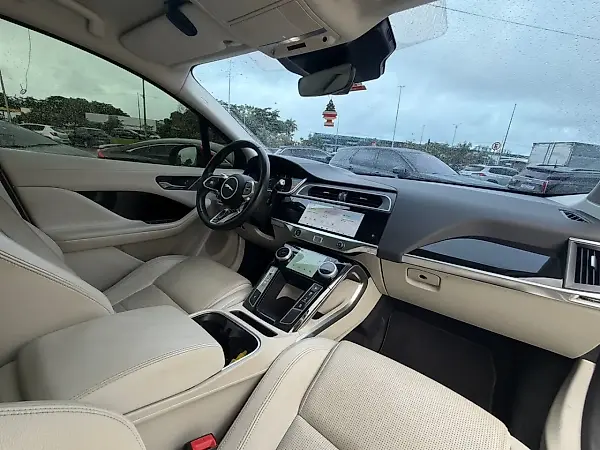 Jaguar I-pace - Imagem 11