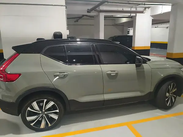 Volvo XC40 Recharge - Imagem 1